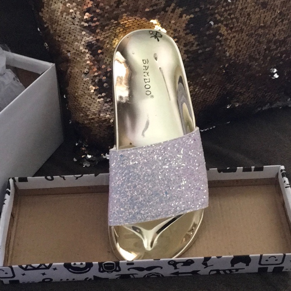 Sizes: 7,10 only updated 9/20/18 - Picture 2 of 3
